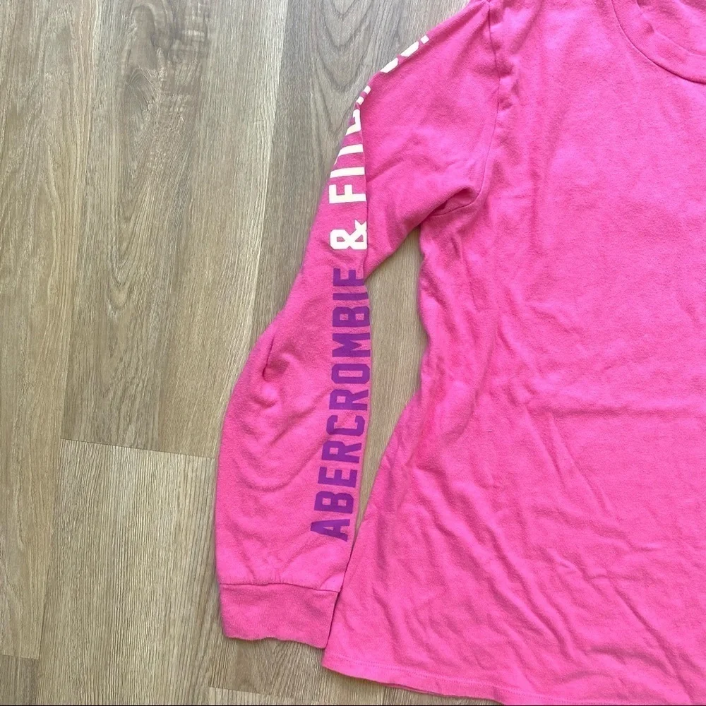 Abercrombie & Fitch Pink Long Sleeve Tiger Graphic Tee | Bright Fall Crewneck - Picture 5 of 6